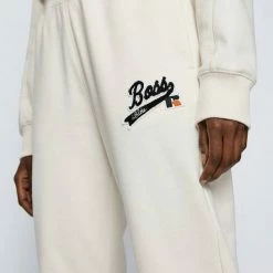 Boss Jogginghose »X RUSSELL ATHLETIC Jogginghose C_Ejoy_RA« Naturweiß (118), Grau (040), Orange (821) 21 Boss Jogginghose »X RUSSELL ATHLETIC Jogginghose C_Ejoy_RA« Naturweiß (118), Grau (040), Orange (821) -Hugo Boss Verkäufe 73eefb8f 6804 5cee 873c ab89589d8f3b